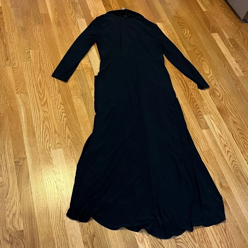 Mac Duggal Black Long Sleeve Faux Tuxedo Gown in Size 12 NWT